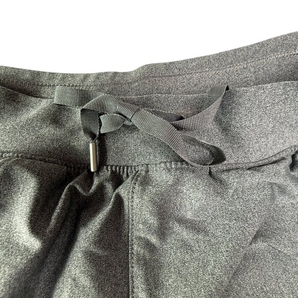 Old Navy Active Shorts Powersoft Gray. High-Rise Go-Dry.  Size women's Small - Picture 3 of 9